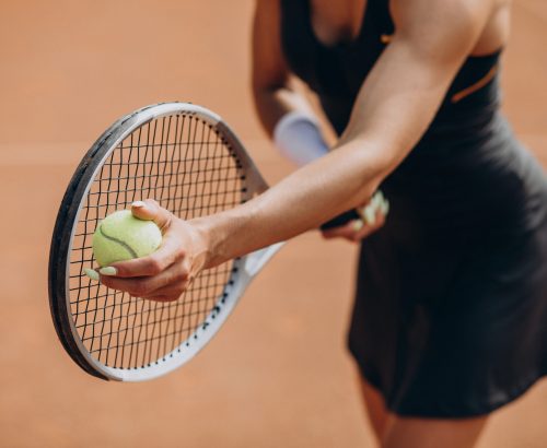 Female tennis player at the tennis court